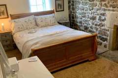 self catering cottages Derbyshire double room