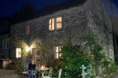 holiday cottages peak district Taddington front night