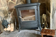 holiday rentals peak district Taddington fireplace