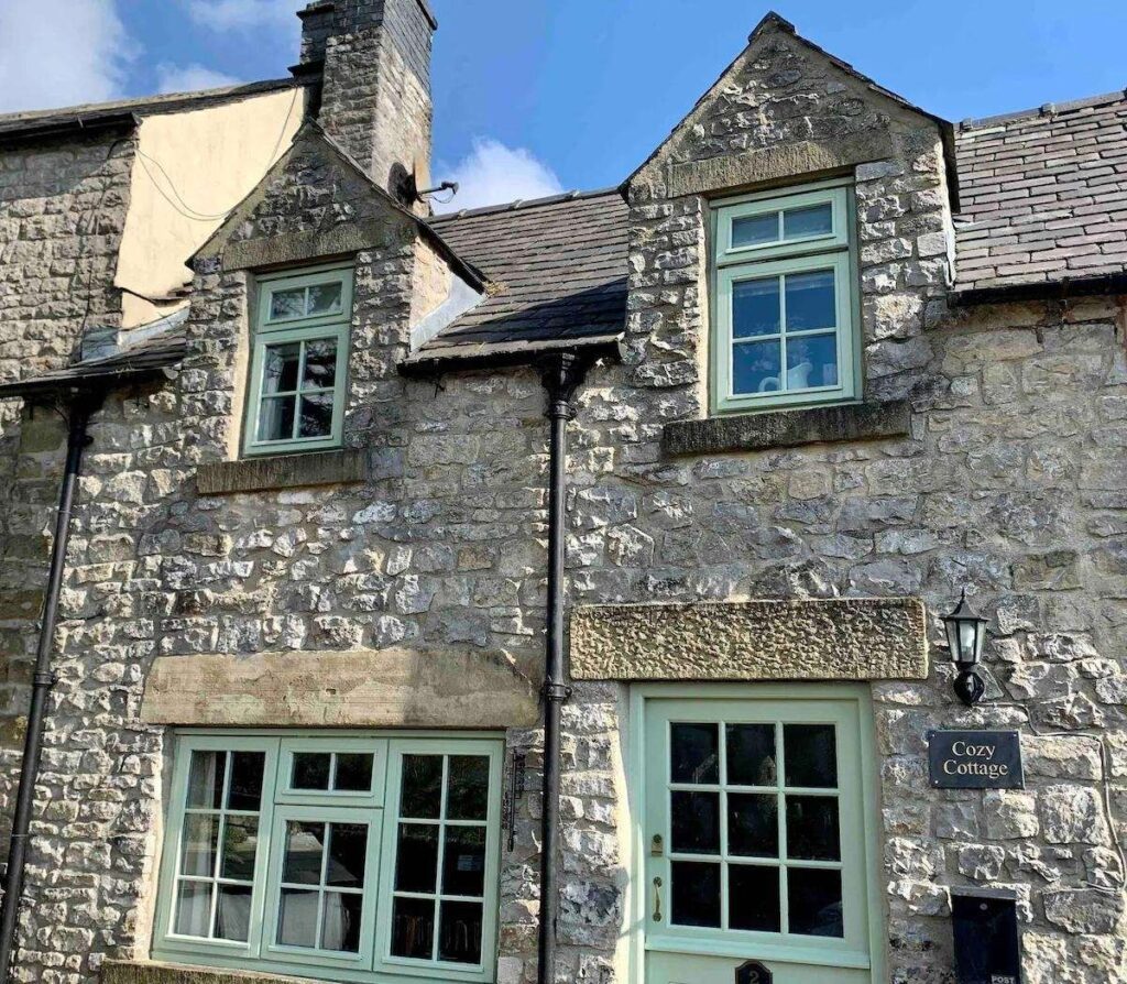 holiday cottages Peak District front of house