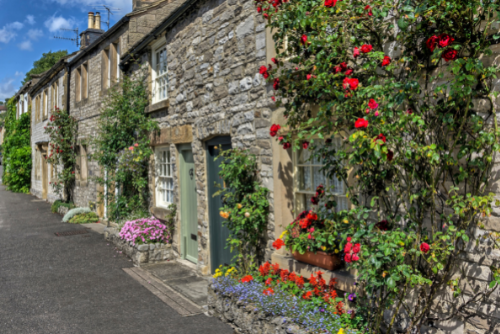 Ashford-in-the-Water walk holiday cottage Derbyshire