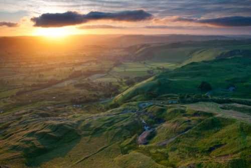 Wardlow, Rough Side and Coombs Dale walk holiday cottage Derbyshire